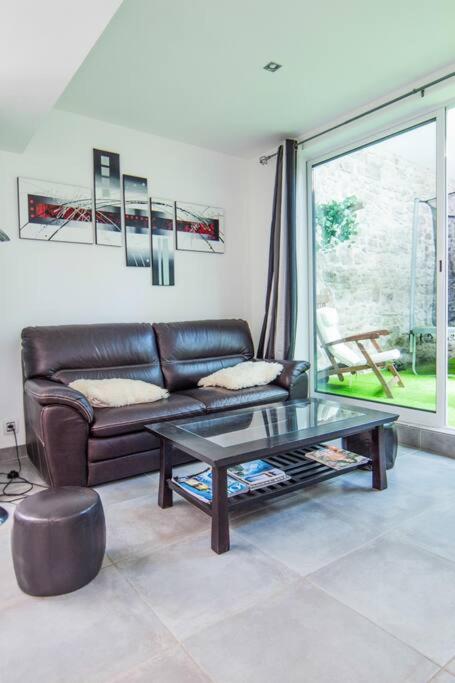 Appartement Avec Jardin Interieur 4 Pers Centre Ville Nemours Exterior photo